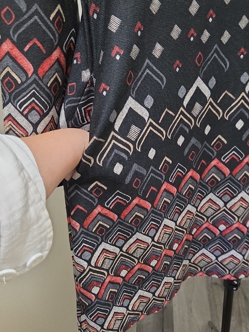 NWT Papillon Blanc Black Geometric Print Knit Dress | V-Neck Long Sleeve Swing - Picture 6 of 8